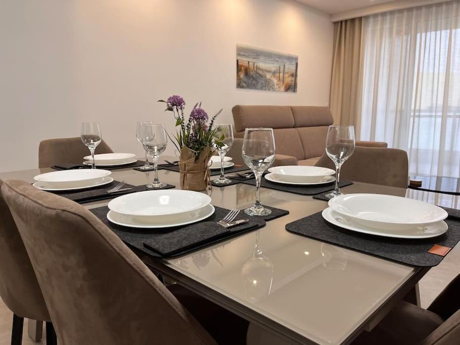 3 Bedroom Seaside Luxury Accommodation - Sleeps 8 San Pawl il-Baħar Eksteriør billede