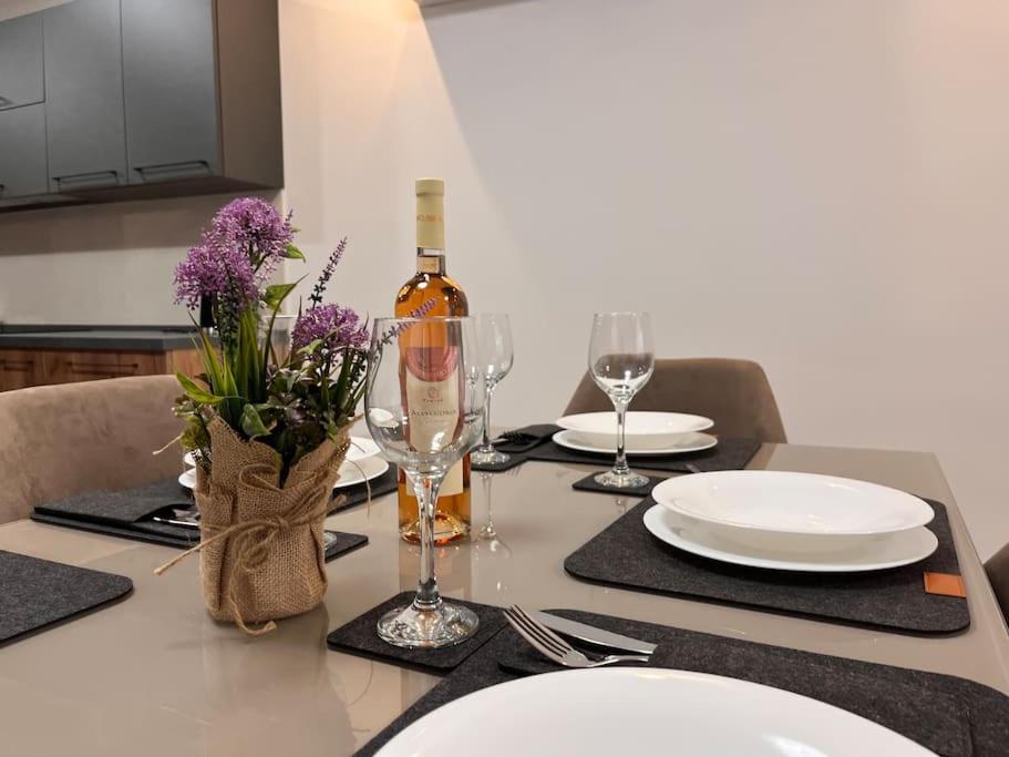 3 Bedroom Seaside Luxury Accommodation - Sleeps 8 San Pawl il-Baħar Eksteriør billede