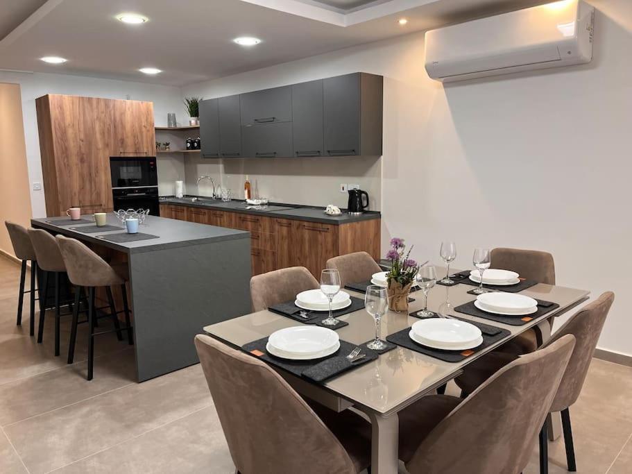 3 Bedroom Seaside Luxury Accommodation - Sleeps 8 San Pawl il-Baħar Eksteriør billede